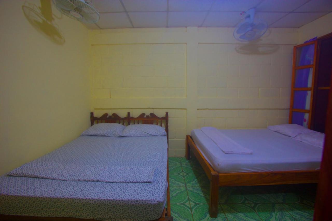 Hostal Los Chamos サン・フアン・デル・スル エクステリア 写真