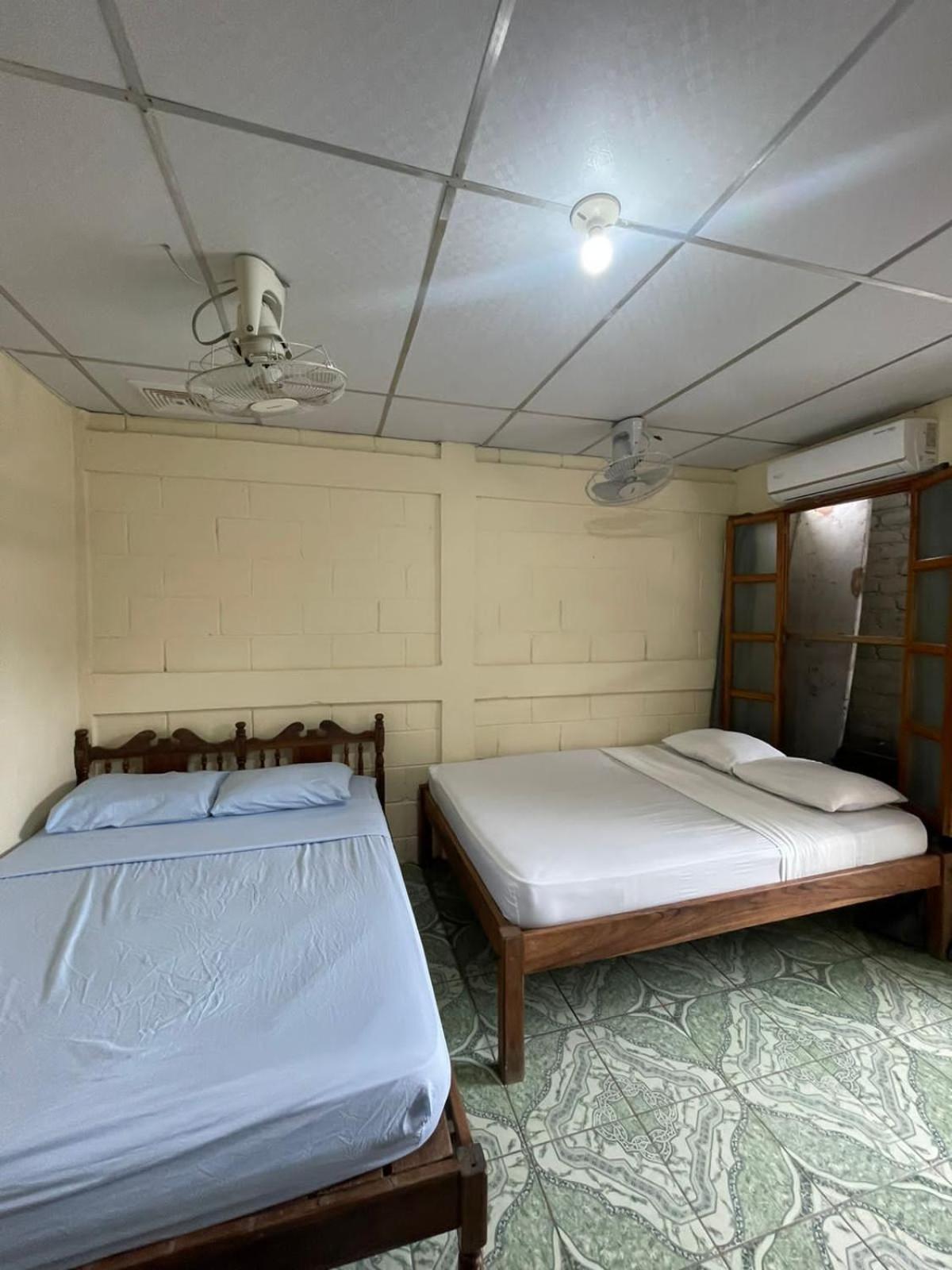 Hostal Los Chamos サン・フアン・デル・スル エクステリア 写真