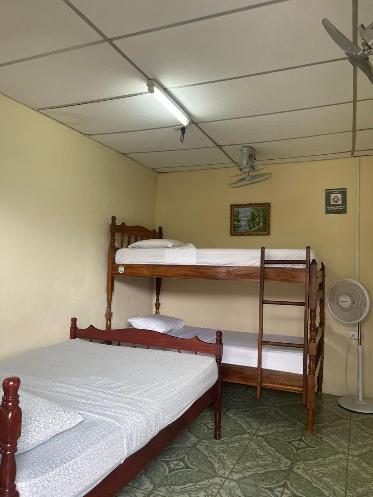 Hostal Los Chamos サン・フアン・デル・スル エクステリア 写真
