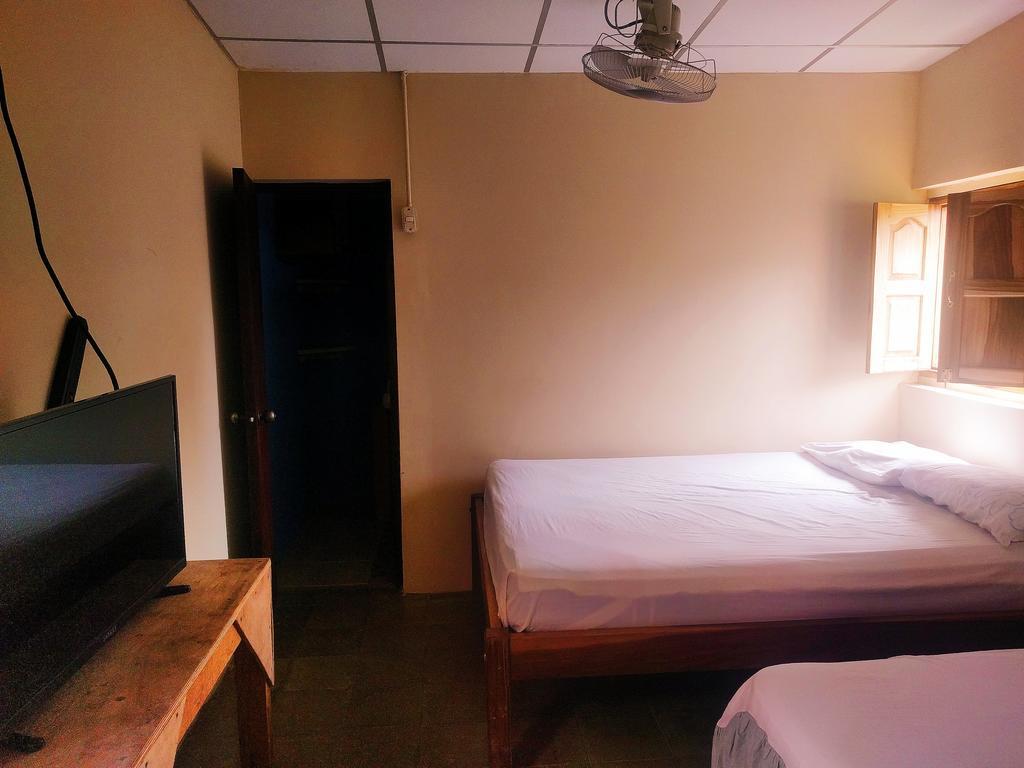 Hostal Los Chamos サン・フアン・デル・スル エクステリア 写真