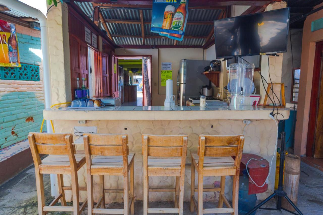 Hostal Los Chamos サン・フアン・デル・スル エクステリア 写真